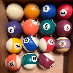 Vintage Billiard Pool Balls Rare (Read)